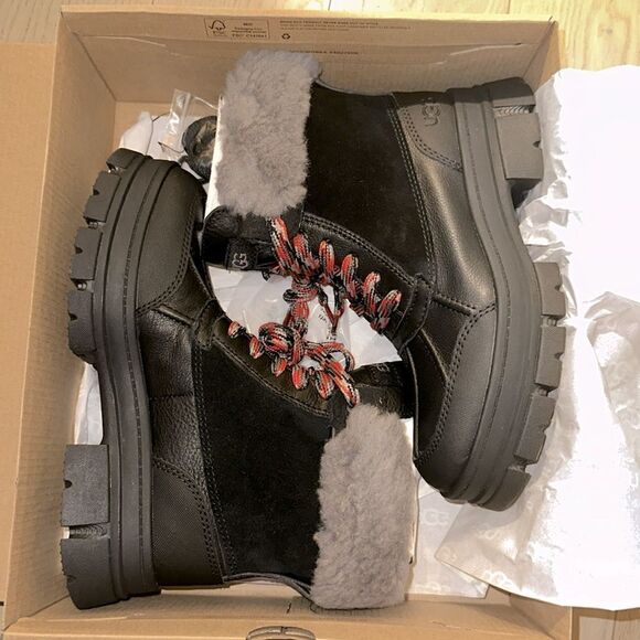 UGG Women's Ashton Addie Cold Weather Booties - Picture 9 of 13